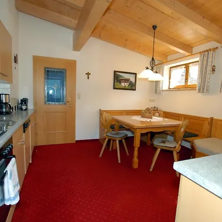 Haus Tasser Apartamento *