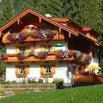 Haus Tasser